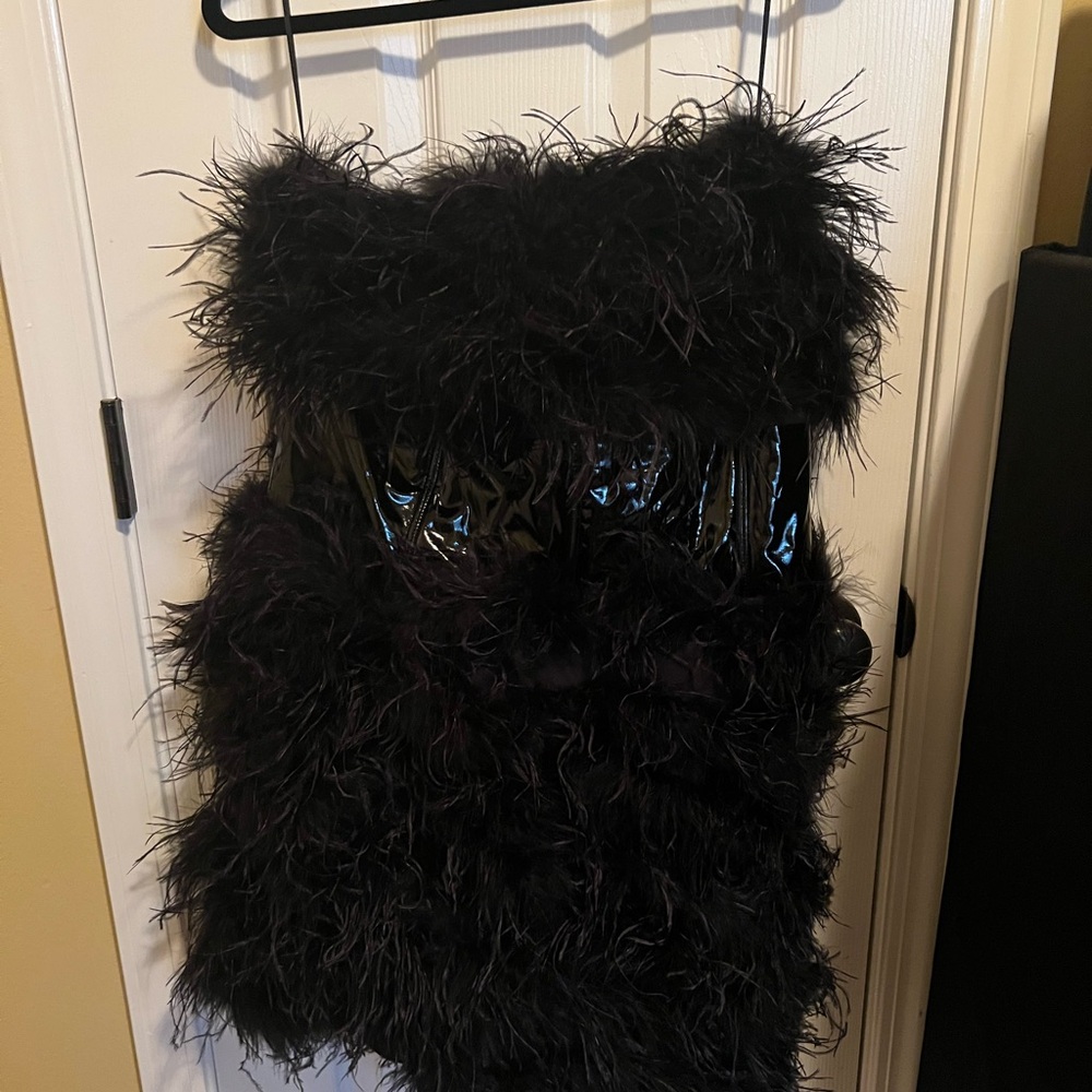 Chic Black Feathered Strapless Dress